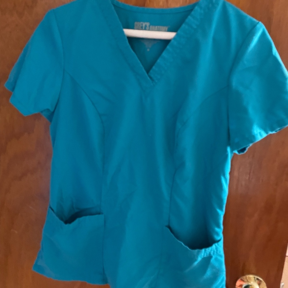 Size small greys anatomy scrub set